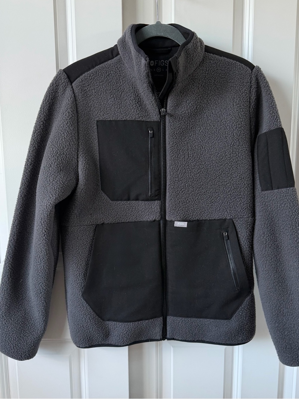 FIGS On-Shift Fleece Jacket Gray Black Size M NWOT